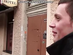 Yoritilgan porno video online hukmronlik bog'langan inson va uning xo'roz jerking off ajoyib fotosini